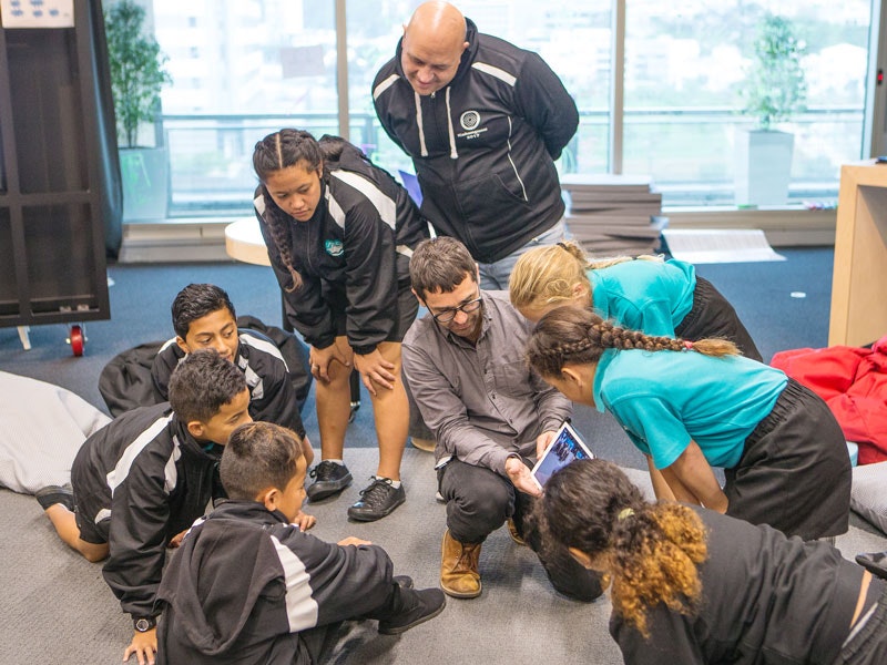 School workshop in Hīnātore, 2017. Te Papa School workshop in Hīnātore