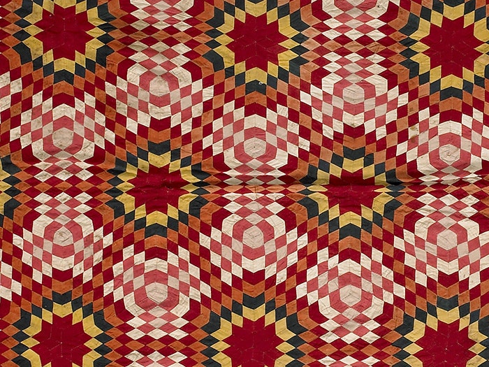 Tïvaevae ta’örei (patch work quilt), circa 1900, Cook Islands, maker unknown. Purchased 2007. Te Papa (FE011982) Tïvaevae ta’örei (patch work quilt)