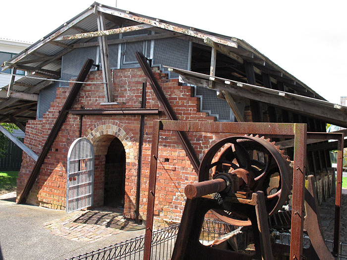 The Parker & Gardner Bros downdraught kiln