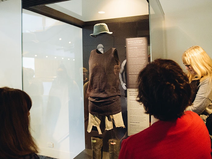 Fred Dagg costume on display, 2017. Photograph by Tim Onnes. Te Papa fred-dagg-hotspot-700x525.jpg