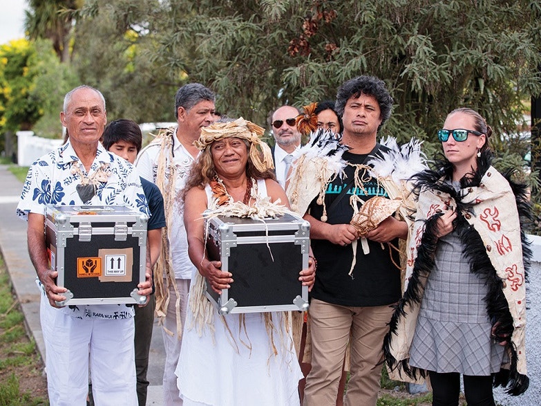 tk77-rapanui-1_800.jpg Delegation from Rapa Nui and members of Ka Haka Hoki Mai Te Mana Tūpuna Repatriation Programme with their tūpuna following the repatriation ceremony.